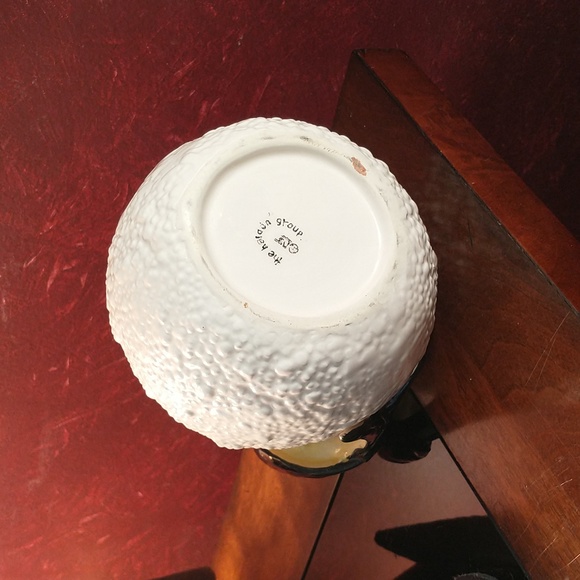 VINTAGE HALDON GROUP WHITE NUBBLY PORCELAIN PITCHER WITH FIGURAL BIRD HANDLE - Picture 5 of 5